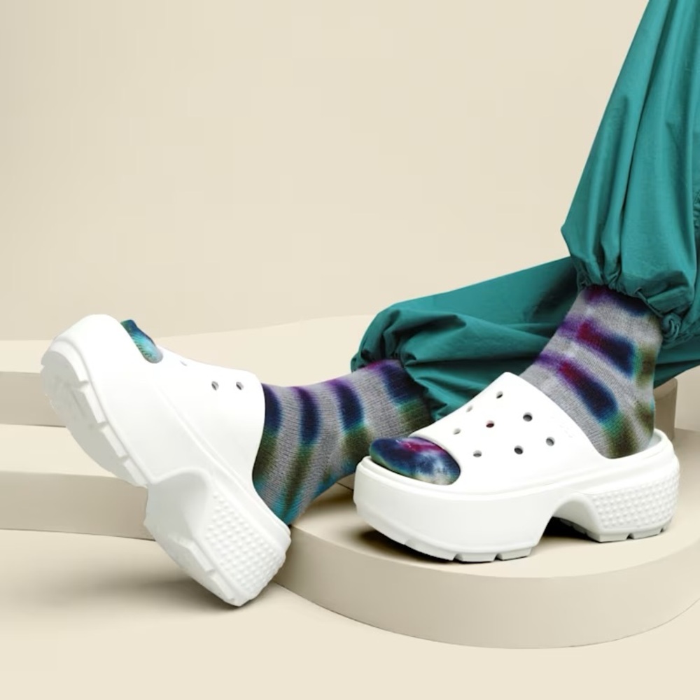 CROCS Stomp Slide Size 7 in Chalk
